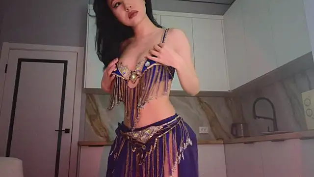 lunajii online show from 04-26-26, 11:24