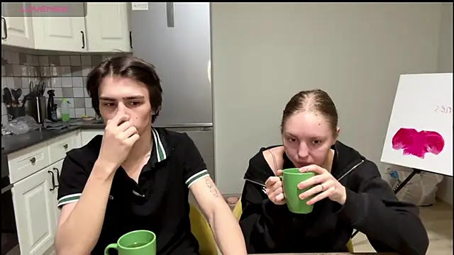 flowerscouple online show from 03-06-26, 10:06