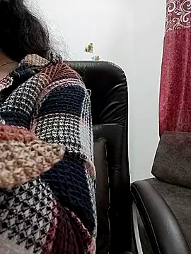 Snapshot of SEEMA_127 chatting on 10-22-25, 04:02 SEEMA 127 online show from 10-22-25, 04:02