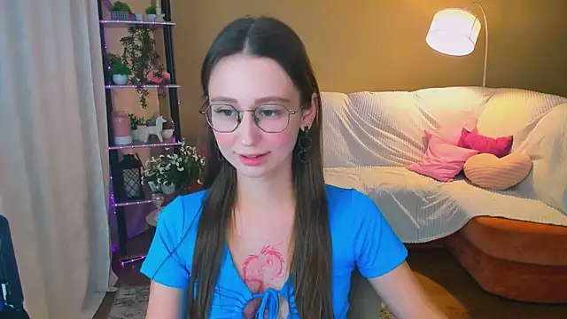 Snapshot of YourLovellyStory chatting on 09-12-25, 06:30 YourLovellyStory online show from 09-12-25, 06:30