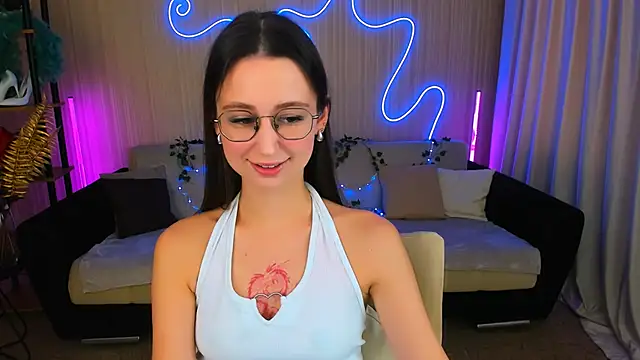 Snapshot of YourLovellyStory chatting on 09-18-25, 11:23 YourLovellyStory online show from 09-18-25, 11:23