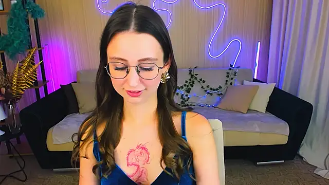 Snapshot of YourLovellyStory chatting on 09-22-25, 05:15 YourLovellyStory online show from 09-22-25, 05:15