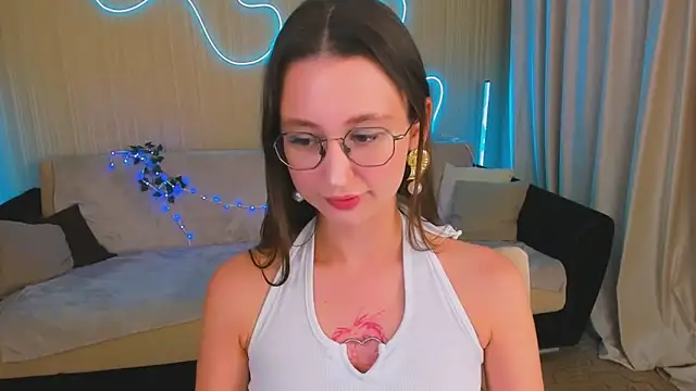 Snapshot of YourLovellyStory chatting on 10-07-25, 05:32 YourLovellyStory online show from 10-07-25, 05:32