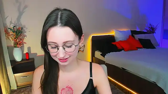 Snapshot of YourLovellyStory chatting on 11-06-25, 07:26 YourLovellyStory online show from 11-06-25, 07:26