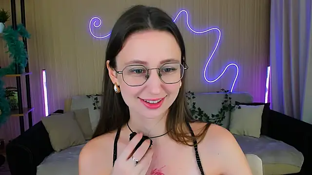 Snapshot of YourLovellyStory chatting on 11-10-25, 04:39 YourLovellyStory online show from 11-10-25, 04:39