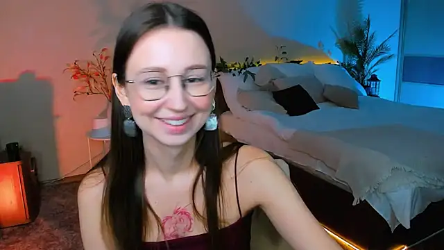 Snapshot of YourLovellyStory chatting on 11-27-25, 10:28 YourLovellyStory online show from 11-27-25, 10:28