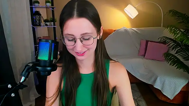 Snapshot of YourLovellyStory chatting on 12-01-25, 04:34 YourLovellyStory online show from 12-01-25, 04:34