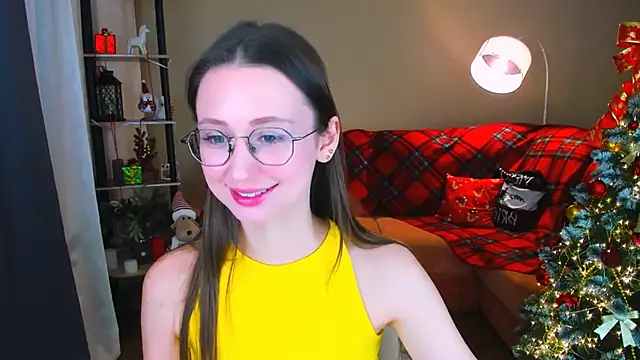 Snapshot of YourLovellyStory chatting on 12-17-25, 04:35 YourLovellyStory online show from 12-17-25, 04:35