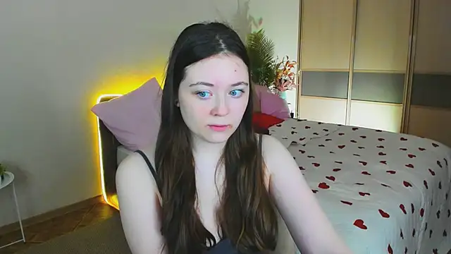 AlluringLookk online show from 04-28-26, 04:34