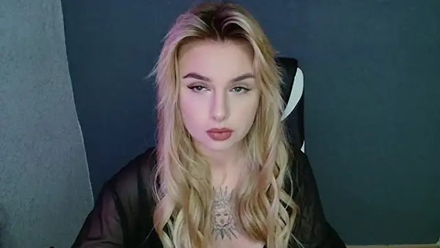 Snapshot of AngelicaHollywood chatting on 09-08-25, 07:57 AngelicaHollywood online show from 09-08-25, 07:57