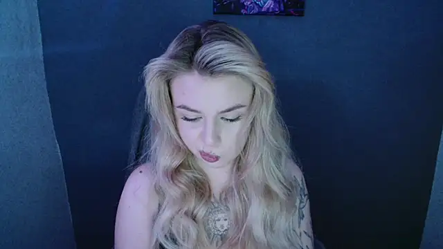 Snapshot of AngelicaHollywood chatting on 09-19-25, 09:37 AngelicaHollywood online show from 09-19-25, 09:37