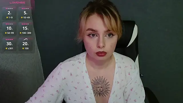 Snapshot of AngelicaHollywood chatting on 10-10-25, 09:03 AngelicaHollywood online show from 10-10-25, 09:03