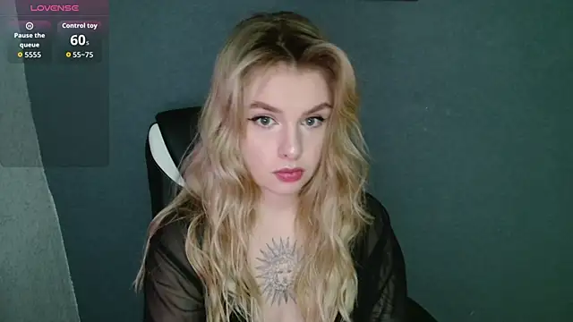 Snapshot of AngelicaHollywood chatting on 10-27-25, 09:30 AngelicaHollywood online show from 10-27-25, 09:30