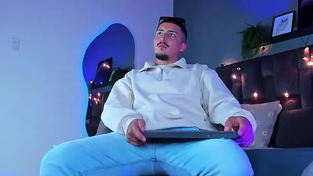 MrFox   online show from 02-04-26, 07:31