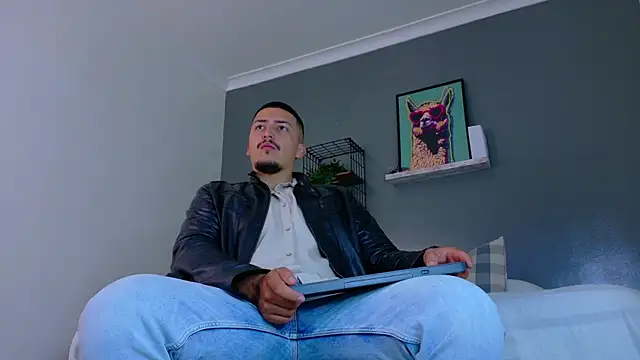 MrFox   online show from 04-01-26, 11:44