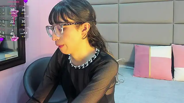 Emilia Bons online show from 04-23-26, 01:57