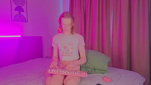 Olivia-Pink online show from 06-01-26, 07:32