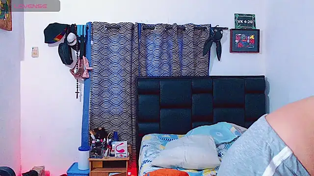 Snapshot of Azley_sweet chatting on 11-12-25, 02:06 Azley sweet online show from 11-12-25, 02:06