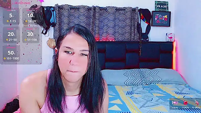 Snapshot of Azley_sweet chatting on 11-14-25, 12:04 Azley sweet online show from 11-14-25, 12:04