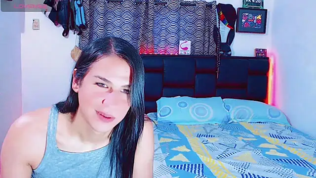 Snapshot of Azley_sweet chatting on 11-16-25, 12:33 Azley sweet online show from 11-16-25, 12:33