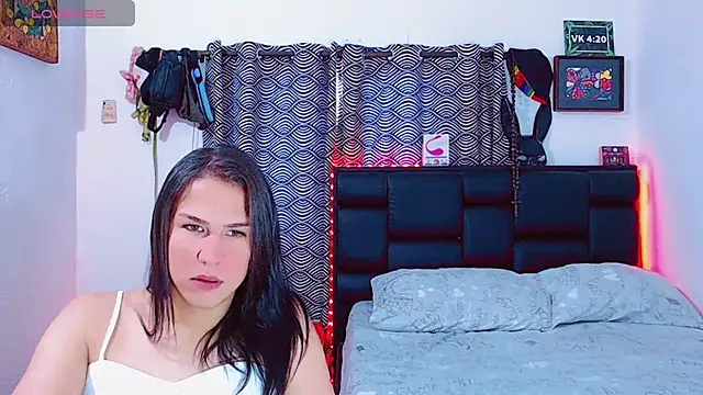 Snapshot of Azley_sweet chatting on 11-19-25, 02:50 Azley sweet online show from 11-19-25, 02:50