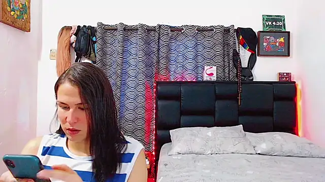 Snapshot of Azley_sweet chatting on 11-23-25, 02:06 Azley sweet online show from 11-23-25, 02:06