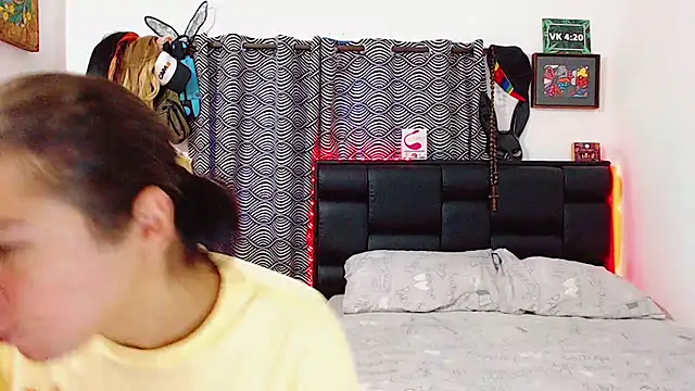 Snapshot of Azley_sweet chatting on 11-27-25, 01:46 Azley sweet online show from 11-27-25, 01:46