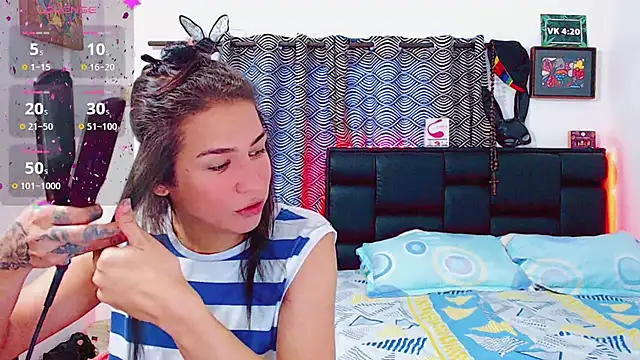 Snapshot of Azley_sweet chatting on 12-05-25, 12:47 Azley sweet online show from 12-05-25, 12:47