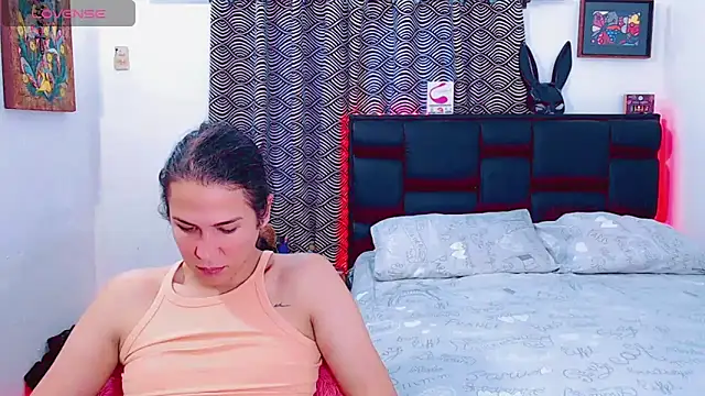 Snapshot of Azley_sweet chatting on 12-16-25, 02:22 Azley sweet online show from 12-16-25, 02:22