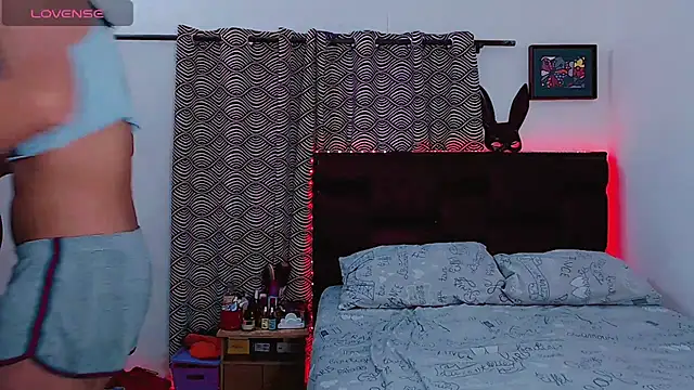 Snapshot of Azley_sweet chatting on 01-06-26, 01:15 Azley sweet online show from 01-06-26, 01:15