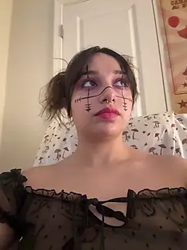 CharmingMaddie online show from 12-18-25, 06:47