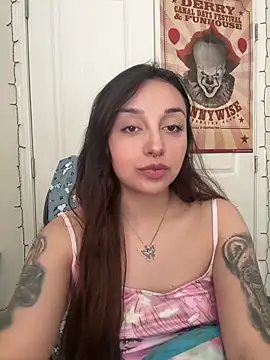 CharmingMaddie online show from 04-19-26, 03:33