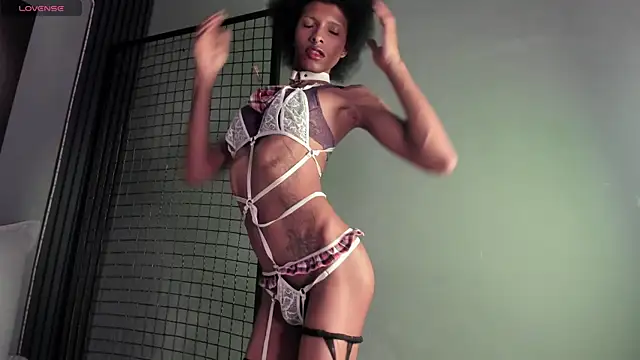 Violett Salvatore online show from 04-16-26, 04:19