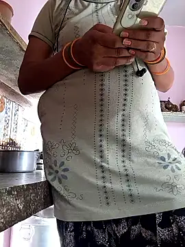 Snapshot of Love-pari077 chatting on 06-10-26, 01:39 Love-pari077 online show from 06-10-26, 01:39