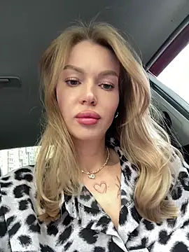 Snapshot of miss_veroNika chatting on 06-21-26, 04:15 miss veroNika online show from 06-21-26, 04:15