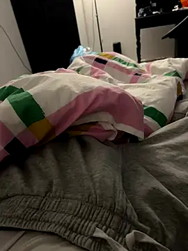 Snapshot of Frankieyyy1 chatting on 11-26-25, 10:55 Frankieyyy1 online show from 11-26-25, 10:55