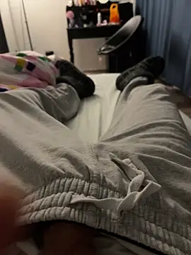 Snapshot of Frankieyyy1 chatting on 12-04-25, 08:17 Frankieyyy1 online show from 12-04-25, 08:17