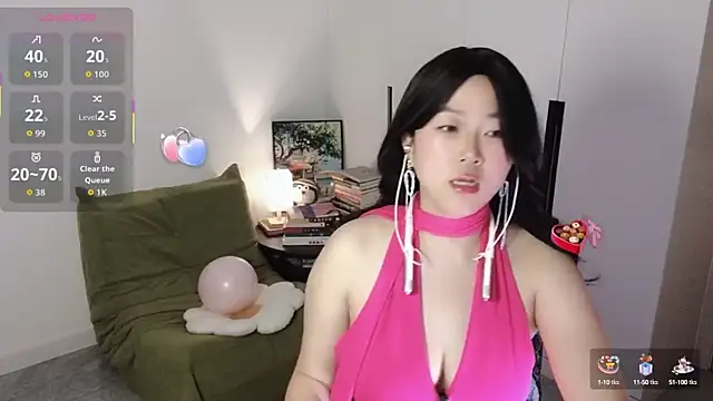 Snapshot of Emmaq996 chatting on 09-11-25, 05:40 Emmaq996 online show from 09-11-25, 05:40