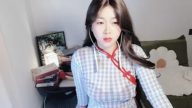 Snapshot of Emmaq996 chatting on 11-06-25, 02:34 Emmaq996 online show from 11-06-25, 02:34