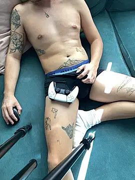 Snapshot of darkdecide chatting on 11-08-25, 11:21 darkdecide online show from 11-08-25, 11:21