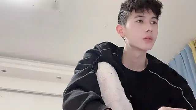 Snapshot of xiaojie2563 chatting on 03-16-26, 03:38 xiaojie2563 online show from 03-16-26, 03:38