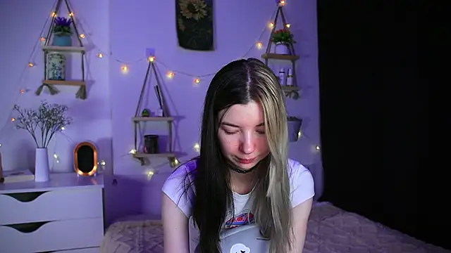 EmmieBlade online show from 10-12-25, 09:25