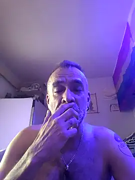 Snapshot of GabyCollado5 chatting on 10-31-25, 11:22 GabyCollado5 online show from 10-31-25, 11:22