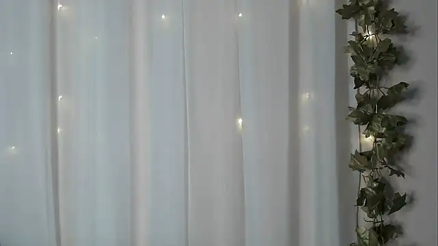 Snapshot of angelainparis28 chatting on 10-06-25, 12:52 angelainparis28 online show from 10-06-25, 12:52