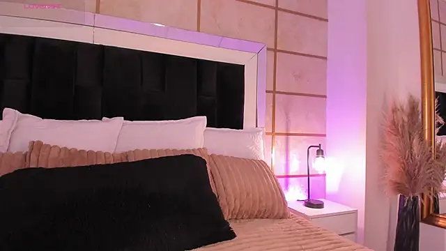 GretaVelvet online show from 01-14-26, 07:41