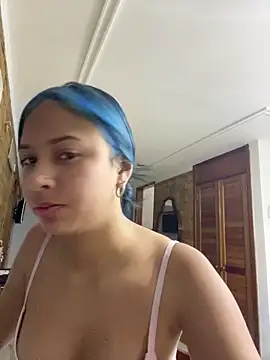 Snapshot of lynn9000 chatting on 05-15-26, 12:06 lynn9000 online show from 05-15-26, 12:06