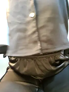 Snapshot of Bee_sweet chatting on 11-28-25, 07:38 Bee sweet online show from 11-28-25, 07:38