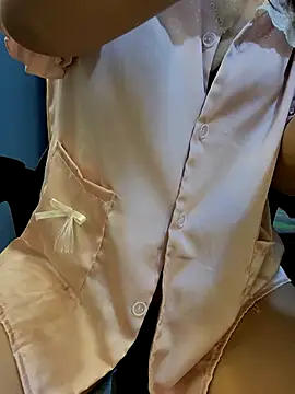 Bee sweet online show from 04-21-26, 04:12