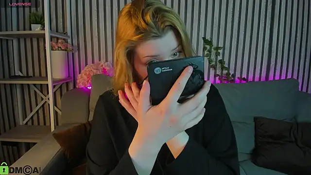 Michele Greenn online show from 03-26-26, 01:11