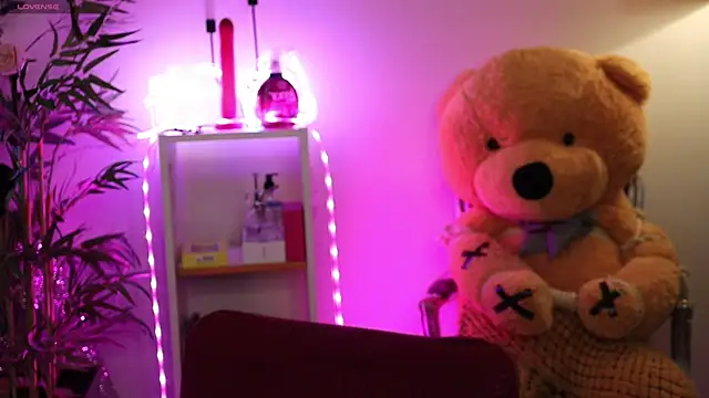 NovaHollisx online show from 04-23-26, 04:24